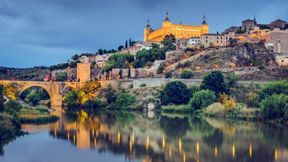 Spain Digital Nomad Visa: Apply in Spain vs Consulate – Which Is Better in 2026?