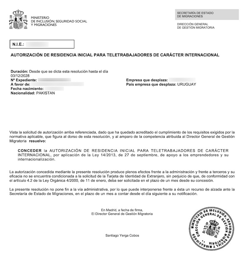 Redacted Digital Nomad Visa approval resolution for Pakistani Senior Analytics Engineer (Client Company in Uruguay)